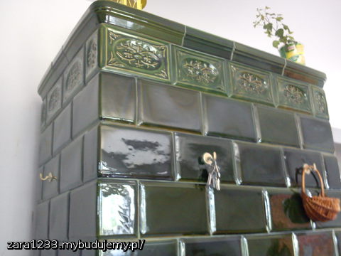 Kafle ozdobne w górnej partii pieca