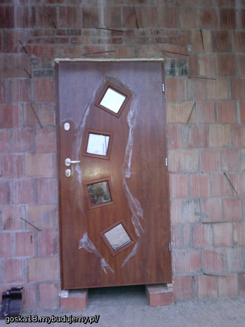 Głowne wejscie -drzwi