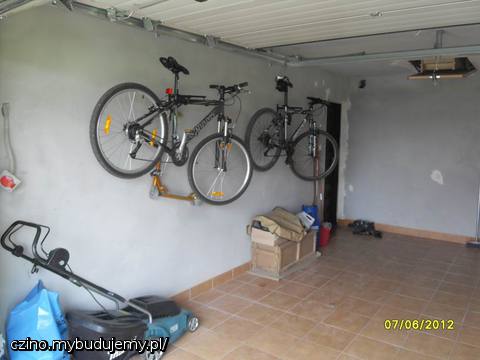 zawsze więcej miejsca jak wiszą :)