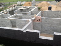 po zmianach w projekcie dom zyskał piwnice