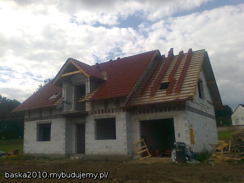 dachówka się kładzie w końcu