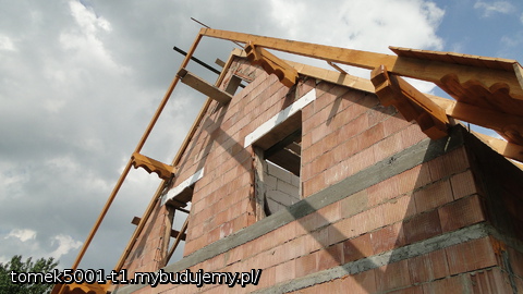 widoczne elementy ozdobne płatwi i krokwi