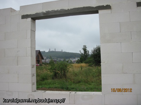 widok z okna na Zamek w Chęcinach