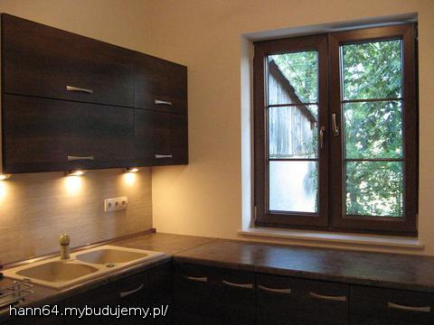 Zaczynamy bawić się w meblowanie kuchni.