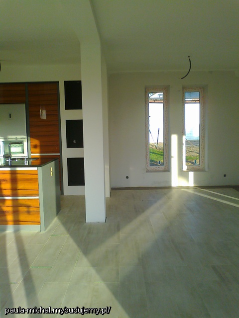 po prawej jadalnia, usilnie poszukuję inspiracji jaki stół i jakie krzesła