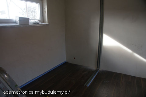 a w tym pokoiku bedzie garderoba:)