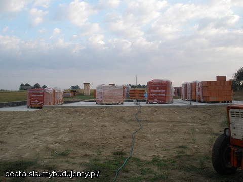 materiał już czeka