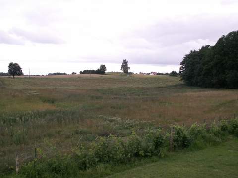 Widok ogólny na działkę.
Na wzgórzu już oczami wyobraźni widzimy nasz dom ;)