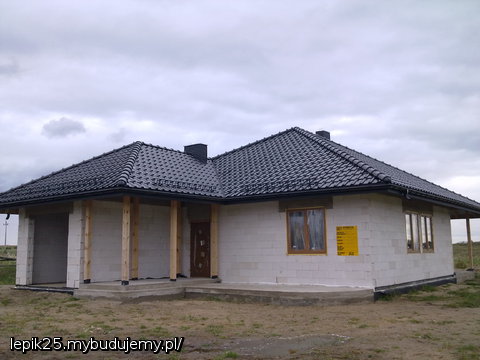 Została jeszcze brama garażowa - w czwartek montaż