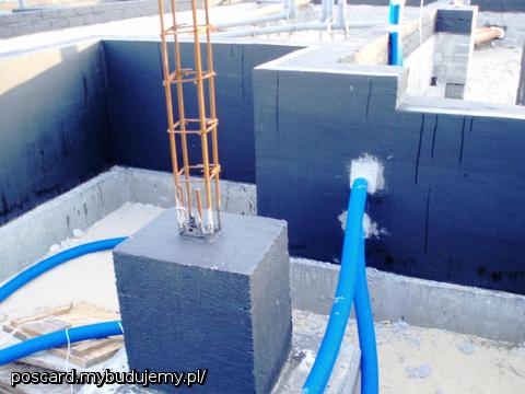 w wolnej chwili własnoręcznie powstały fundamenty i kanalizacja