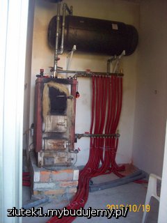 piec i rurki w rozdzielaczu