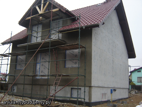 Strona tylna z przyszłym tarasem.