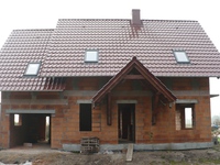 czekamy na okna i brame