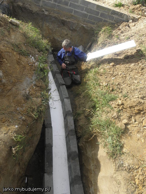 kanał dla rur c.o i cwu