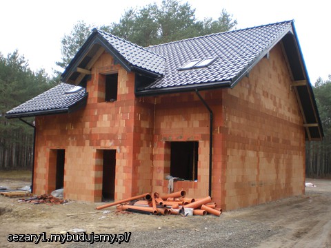 elewacje: ogrodowa i boczna (południe-wschód-północ)