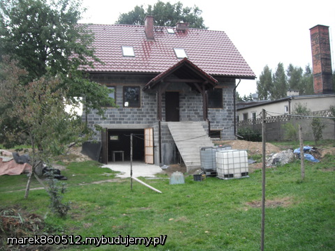 domek przykryty i zamknięty