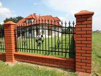 Ogrodzenie...........