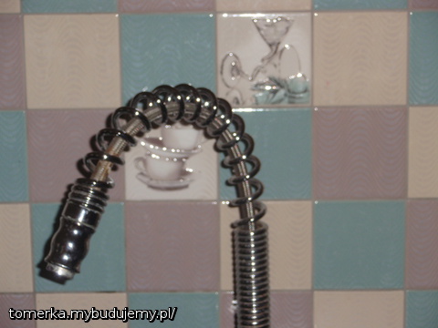 A takie mam płytki na scianie w kuchni-ładnie się prezentują z baterią