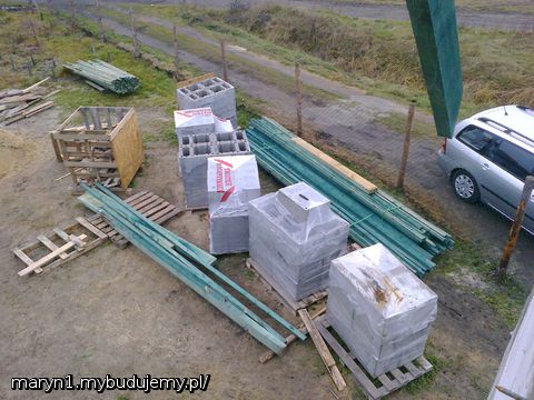 Kominy czekaja w kolejce.