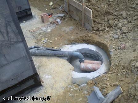 Dno studzienki zbiorczej i rewizyjnej układu drenacyjnego