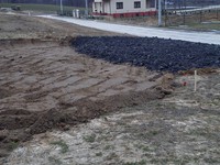 Zbieranie ziemi i troszkę  kamienia na tymczasowy wjazd :)