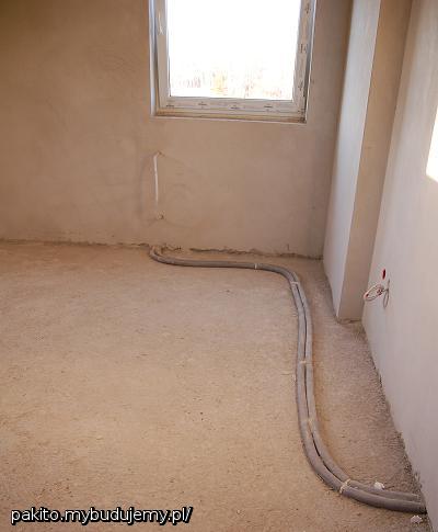 Trochę o oknach, tynkach i hydraulice :)