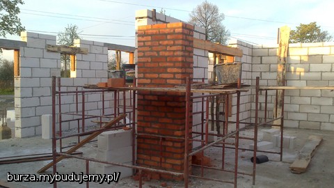 Domek pnie się do góry