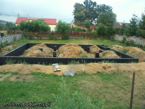 2009.08.11_19-08
fundamenty zaizolowane przeciwwilgociowo