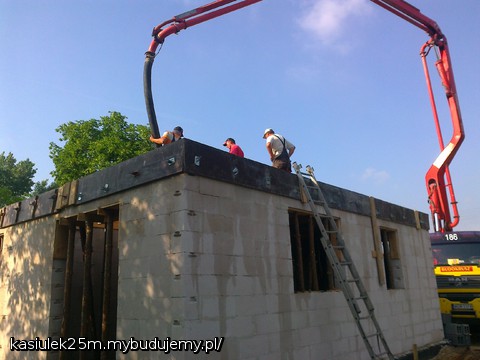 a w piątek już się lał strop