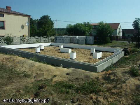 2009.08.19_09-31
ocieplone fundamenty