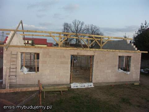 2009.11.25_15-59
układanie więźby