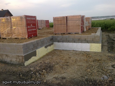 Po drodze ocieplamy fundament