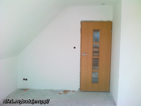 pokoik od strony drzwi