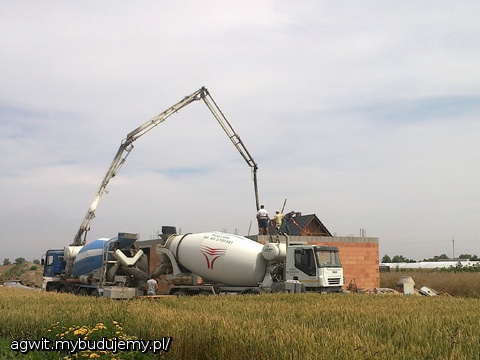 Beton idzie na swoje miejsce