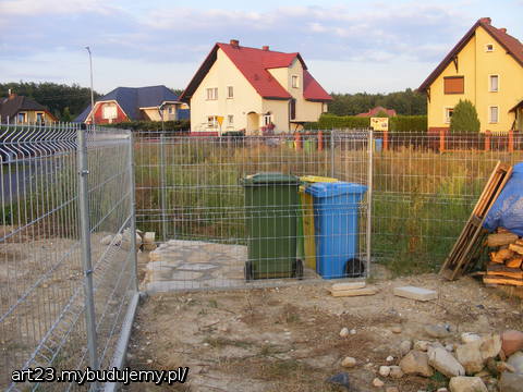box na śmietniki- wykonany z odpadów piaskowca