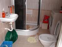 Łazienka w Jędrzejowie przystosowana dla osoby niepełnosprawnej.