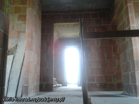 Widok na górną łazienkę ze schodów