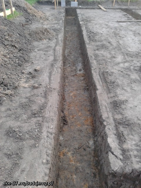 Kopanie ław fundamentowych 6
