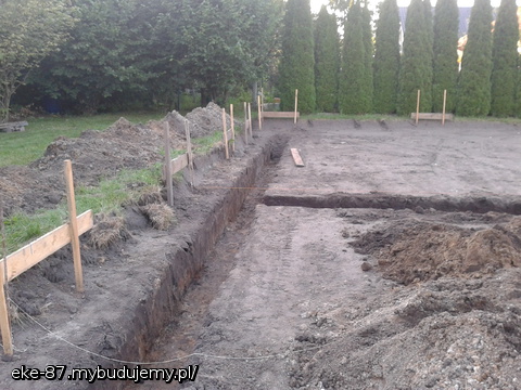 Kopanie ław fundamentowych 7