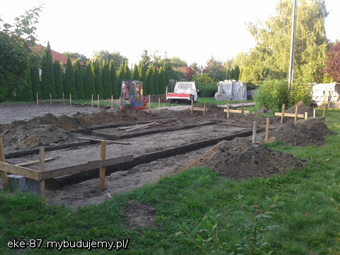 Kopanie ław fundamentowych 8