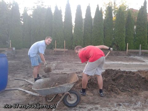 usuwanie nadmiaru ziemi placu budowy 1