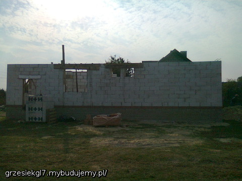 ścian wschodnia (dodatkowe wejście do kotłowni)
