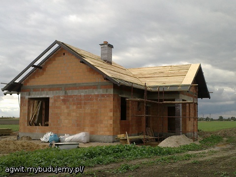 dach w trakcie powstawania