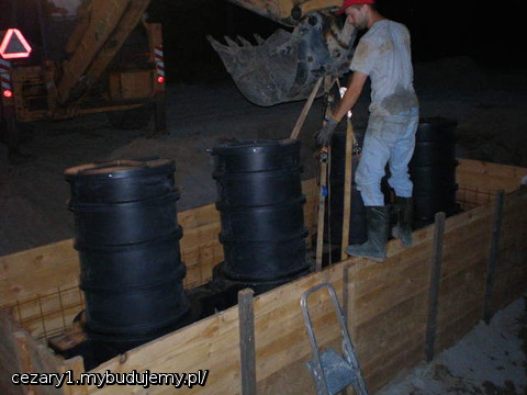 osadzanie zbiorników w szalunku c.d.