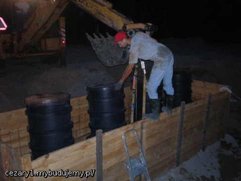 osadzanie zbiorników w szalunku c.d.