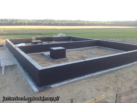 ściany fundamentów z bloczka 24cm zamiast 30cm wylewanej sciany fundamentowej w projekcie