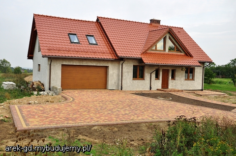 Widok na dzień dzisiejszy, Niedługo bierzemy się za boczne ogrodzenie.