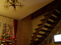 Mamy schody, ale żeby nie było idealnie - nie ma jeszcze poręczy. Nie ma jak praca fachowca...