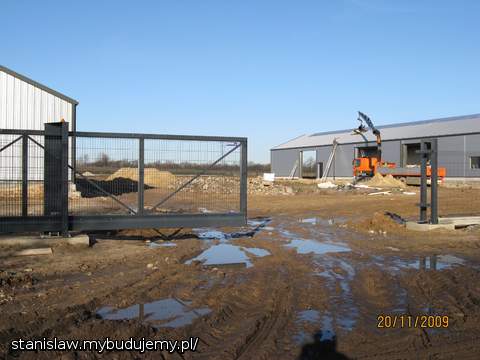 Tuta jest już trochę lepiej....ale błocko.