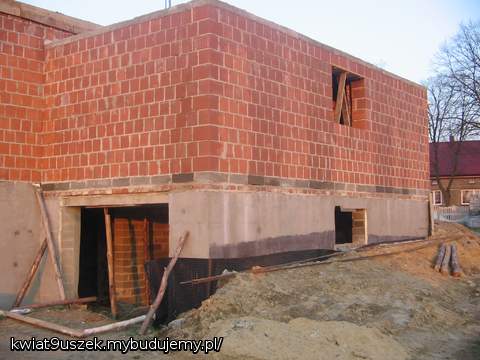 Dwupoziomowy garaż.